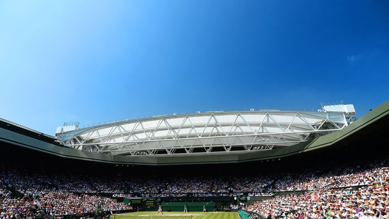 Der Centre Court bei den Wimbledon Lawn Tennis Championships.