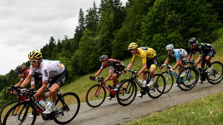 Chris Froome von Team Sky behält das Gelbe Trikot.