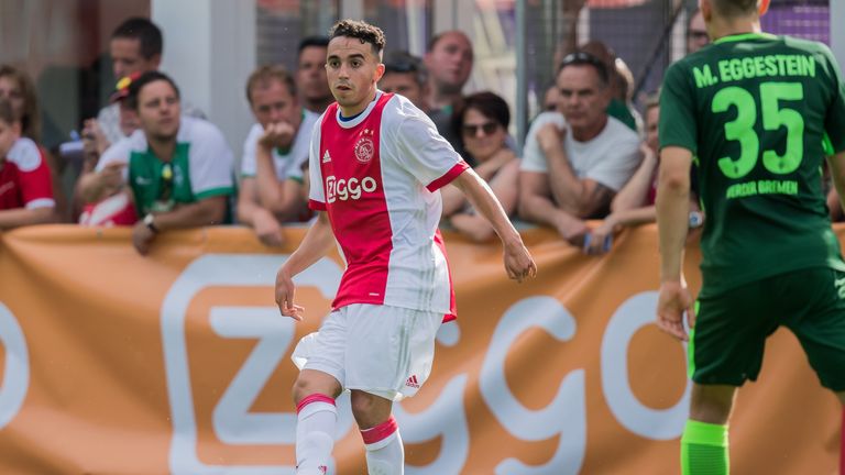 Abdelhak Nouri ist nach seinem Herzstillstand im Testspiel gegen Bremen wieder auf dem Weg der Besserung. 