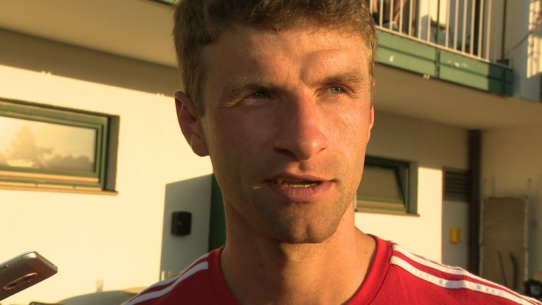 Thomas Müller bestens gelaunt nach dem ersten Testspielsieg der Bayern.