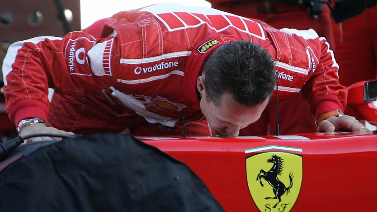 2006 - der große Schock: Schumacher gibt seinen Rücktritt bekannt. Sein letztes Rennen beendete er am 22. Oktober in Brasilien. mit Rang vier.