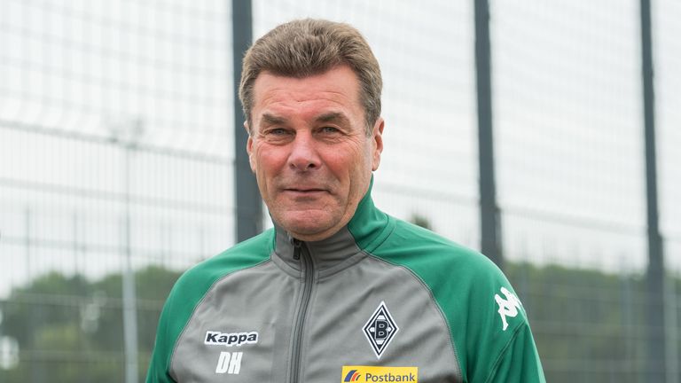 Dieter Hecking zeigt sich nach der ersten Trainingseinheit zufrieden.