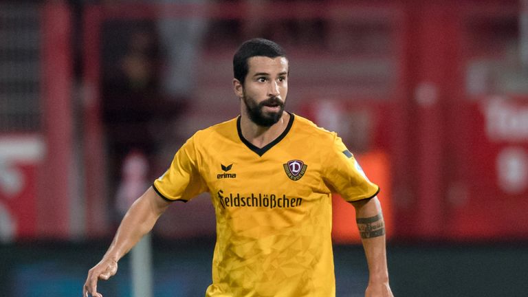 Nils Teixeira unterschreibt in Bielefeld einen Vertrag bis 2019.