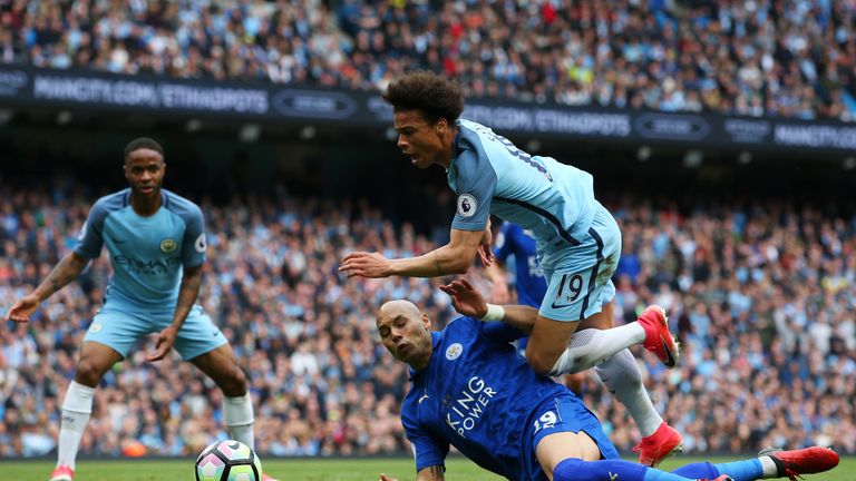 Leroy Sane ist in England nur schwer zu stoppen.