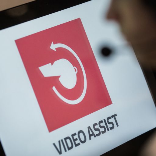 Videobeweis im Stadion: Fans gucken in die Röhre