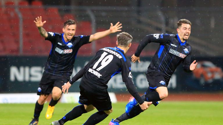 Der SC Paderborn setzt seine Siegesserie fort und stürmt nach seinem Sieg gegen Rot-Weiß Essen mit Spitzenreiter Fortuna Köln gleich.