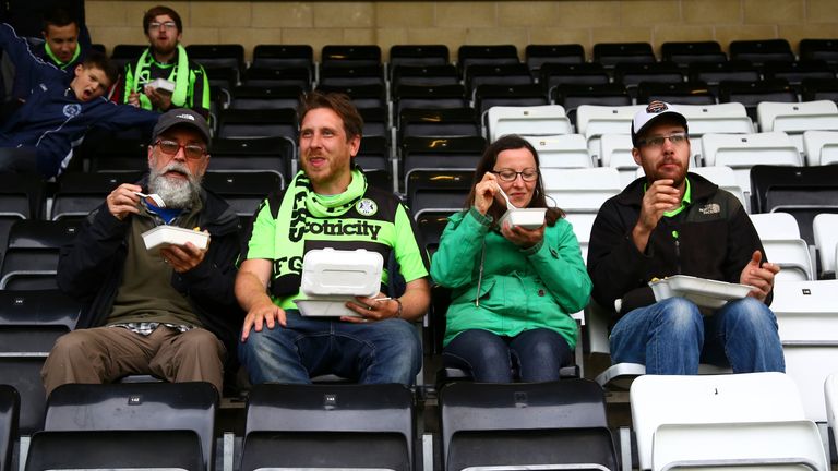 Bei den Forest Green Rovers genießen die Fans ausschließlich veganes Essen.