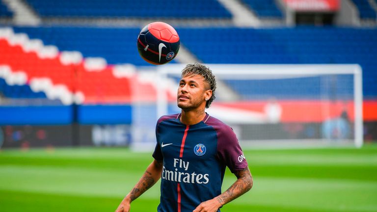 Neymar ist beim Saisonstart der Ligue 1 nur Zuschauer.