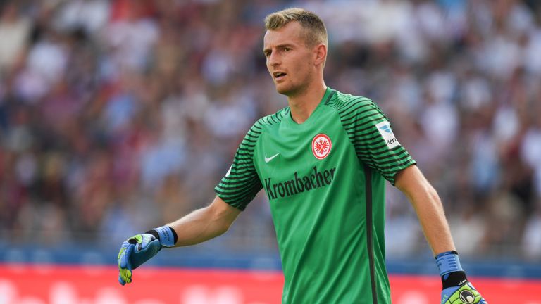 Torhüter Lukas Hradecky hat ein Vertragsangebot der Eintracht abgelehnt - bleibt den Frankfurtern aber erhalten. 