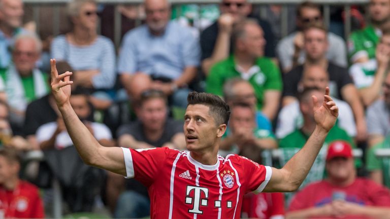 Robert Lewandowski war beim Bayern-Sieg in Bremen der Mann des Spiels.