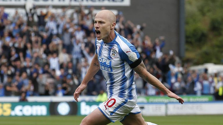Aaron Mooy bejubelt seinen Siegtreffer gegen Newcastle United.