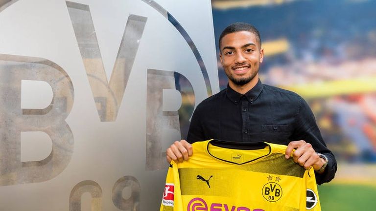 Jeremy Toljan unterschreibt bei Borussia Dortmund bis 2022. Quelle: twitter.com/bvb