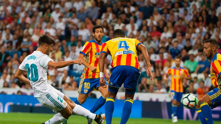 Marco Asensio macht gegen Valencia beide Tore für Real.