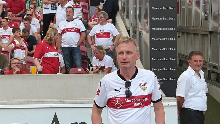 Mischael Reschke trug bei seinem ersten Heimspiel als VfB-Sportvorstand das Stuttgarter Trikot.