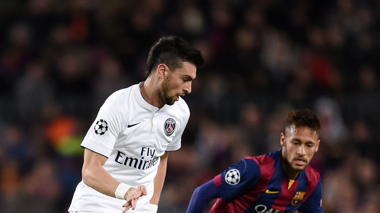 Freundliche Geste: Javier Pastore überlässt Neuzugang Neymar seine Trikotnummer. In der vergangenen Saison ging er noch mit der 27 auf den Platz, wollte jetzt eigentlich die Zehn tragen.