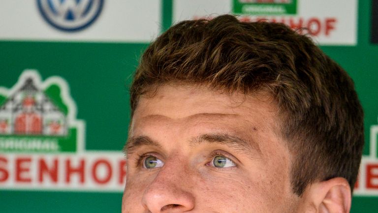 Thomas Müller hat als Bayern-Bankdrücker nicht wirklich Spaß.