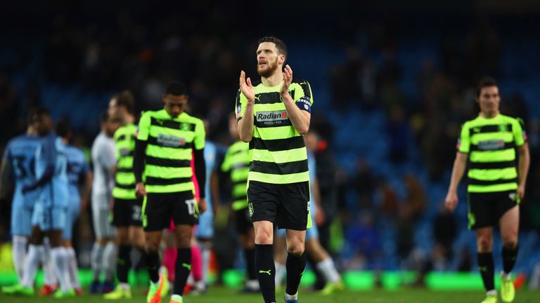 Mark Hudson hat 102 Spiele für Huddersfield Town bestritten.