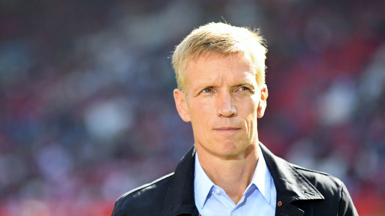 Der entlassene Sportvorstand Jan Schindelmeiser wehrt sich gegen die Vorwürfe vom VfB. 