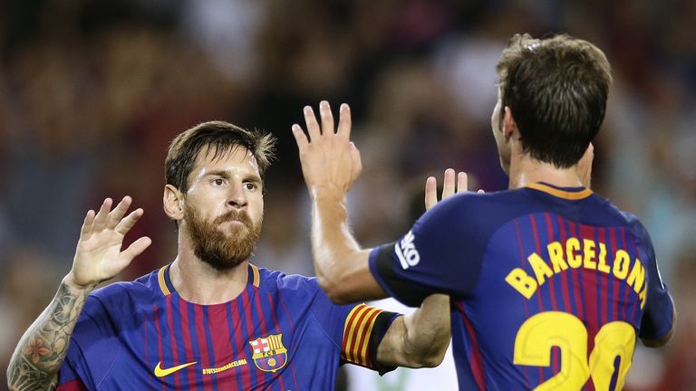 Lionel Messi und Co. setzen beim Sieg gegen Betis Sevilla ein Zeichen gegen den Terror.