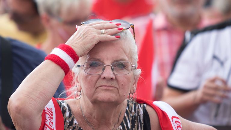 Das Entsetzen ist groß. Den österreichischen Fußball-Damen versagen im Elfmeterschießen komplett die Nerven.