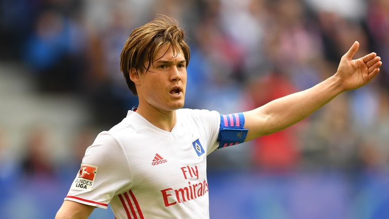 Gotoku Sakai wird auch in dieser Saison die Kapitänsbinde tragen.