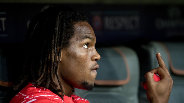 Bei der Champions-League-Partie gegen PSV Eindhoven zeigte Bayerns Renato Sanches den Mittelfinger.
