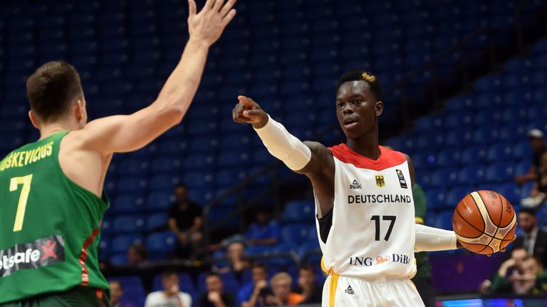 Die deutschen Basketballer wollen sich mit einer Sensation für das starke Turnier belohnen.