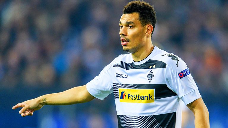 8. Minuten. Das ist die Zeit, die Timothee Kolodziejczak für Borussia Mönchengladbach in der Bundesliga auf dem Platz steht. "Kolo" kommt im Januar vom FC Sevilla für 7,5 Millionen Euro. Die Hoffnung, ihn zu einem Führungsspieler der Fohlen zu formen, wird nie erfüllt. 