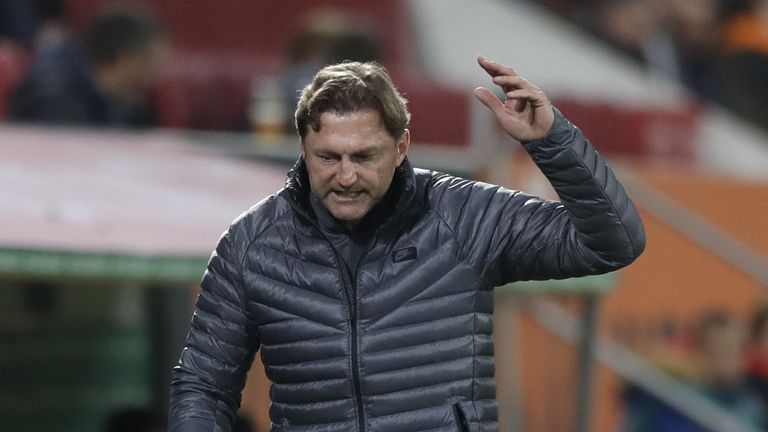 Leipzig-Trainer Ralph Hasenhüttl hat keinen guten Tag erwischt.