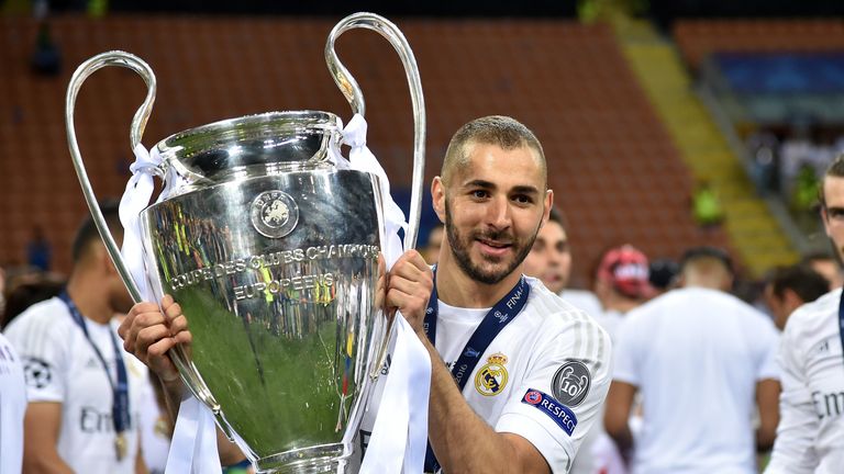 Karim Benzema bleibt Real Madrid treu.
