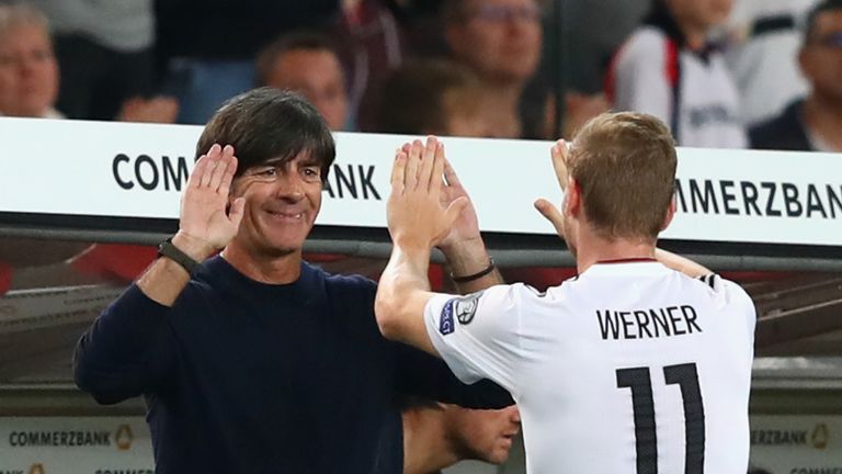 Standing Ovations von den Fans, Extra-Lob von Jogi Löw und Mitspielern: Der Länderspiel-Abend hätte für Timo Werner nicht besser laufen können.