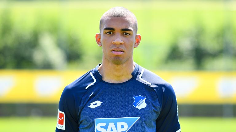 2013 - U18: Kevin Akpoguma: Der Innenverteidiger wurde mit 17 Jahren und 282 Tagen der jüngste Torschütze der 3. Liga, als er für den Karlsruher SC einnetzte. Seit 2013 steht Akpoguma bei der TSG Hoffenheim unter Vertrag.