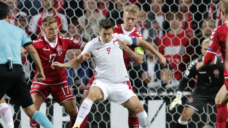 Polen um Kapitän Robert Lewandowski hat in Dänemark die erste Niederlage der WM-Qualifikation kassiert.