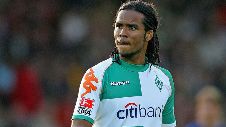 Der Mega-Flop von Werder Bremen kostet den Norddeutschen 2007 stolze 7,8 Millionen Euro. Absolviert nur zwei Bundesligaspiele, fällt eher durch eine Trainingsschlägerei mit Boubacar Sanogo auf. Wird nach einer Serie von Leihgeschäften 2010 ablösefrei abgegeben.