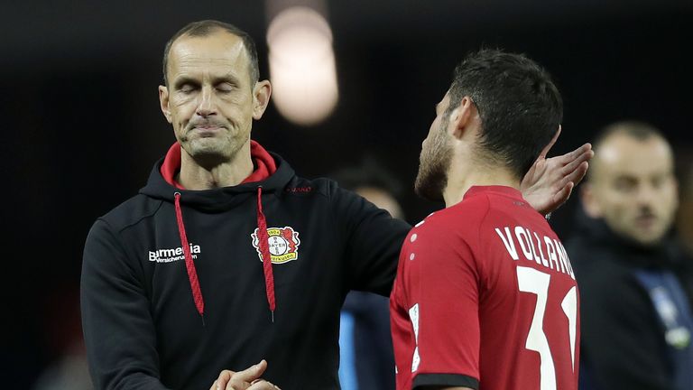 Bayer Leverkusen steckt mit Trainer Heiko Herrlich in einem Negativstrudel.