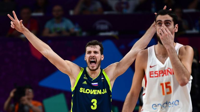 Slowenien stürzt Titelverteidiger Spanien.