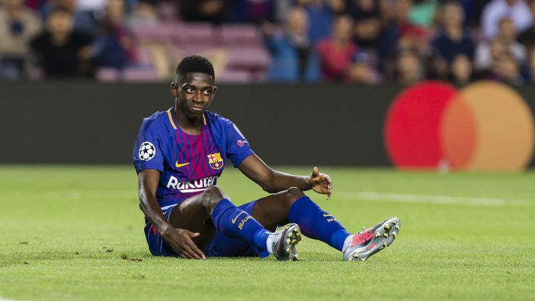 Ousmane Dembele muss bei seinem Startelf-Debüt für den FC Barcelona verletzt vom Platz.
