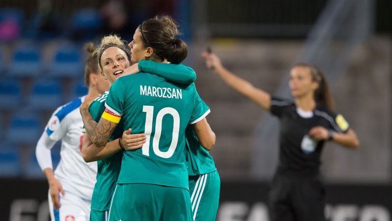 Die DFB-Damen besiegen Tschechien knapp mit 1:0.