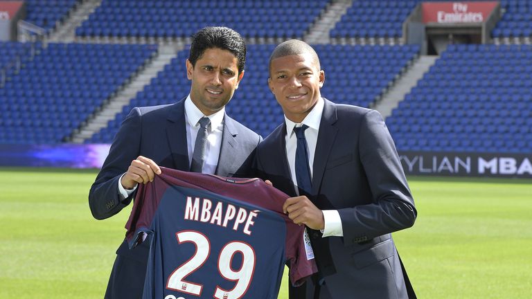 Kylian Mbappe wechselte nach Saisonbeginn in der Ligue 1 von der AS Monaco zu Paris Saint-Germain.