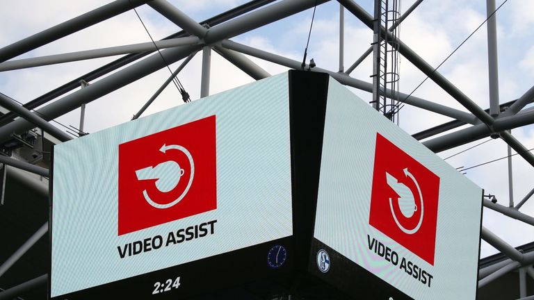 Der DFB wird eine erste Auswertung des Video-Assistenten durchführen.