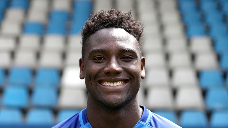 2010 - U19: Peniel Mlapa: Der Nationalspieler Togos erzielte seine meisten Tore bisher im Trikot des VfL Bochum in der 2. Liga, nachdem er es in Hoffenheim und Gladbach nie zum Stammspieler schaffte. Diesen Sommer wechselte er zu Dynamo Dresden.