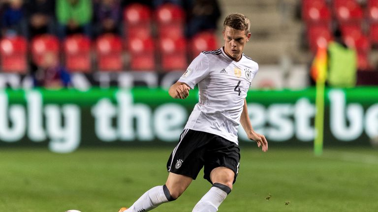 2012 - U18: Matthias Ginter: Er war der Königstransfer des Sommers für Borussia Mönchengladbach. Der Breisgauer wurde beim SC Freiburg ausgebildet, bevor er sich 2014 dem BVB anschloss.