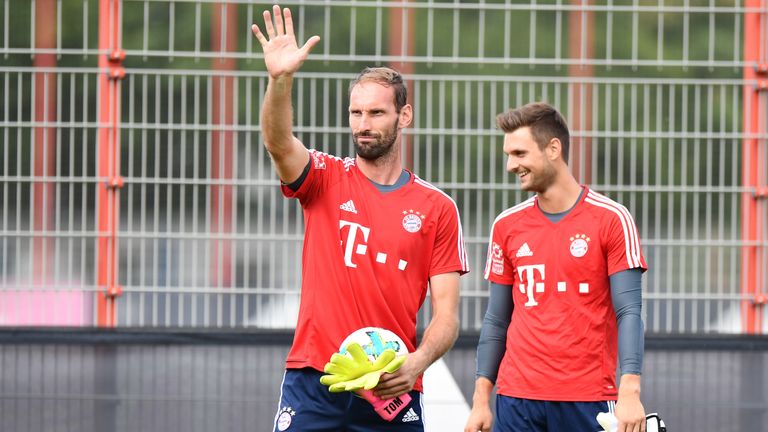 Routinier Tom Starke trainiert wieder mit dem FC Bayern.