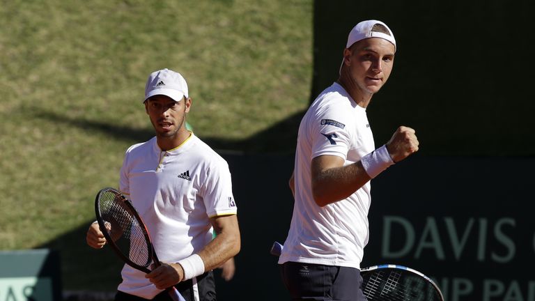Tim Pütz und Jan-Lennard Struff gewinnen ihr Doppel in der Davis-Cup-Relegation.