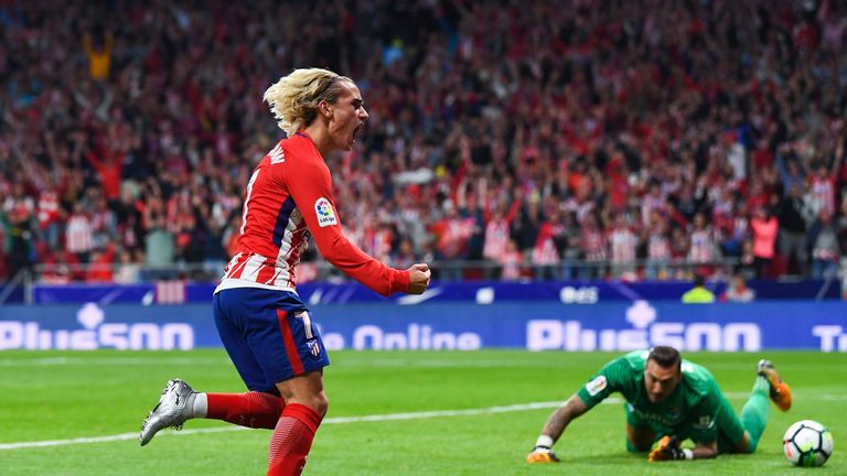 Antoine Griezmann bejubelt seinen Siegtreffer gegen Malaga - das Premierentor im neuen Stadion Wanda Metropolitano.