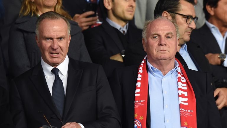 Bitterer Abend auch für die Bayern-Bosse: Karl-Heinz Rummenigge und Uli Hoeneß bei der 0:3-Klatsche in Paris