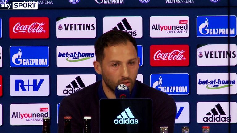 Domenico Tedesco auf der Abschluss-PK vor dem Duell gegen Bayer Leverkusen.