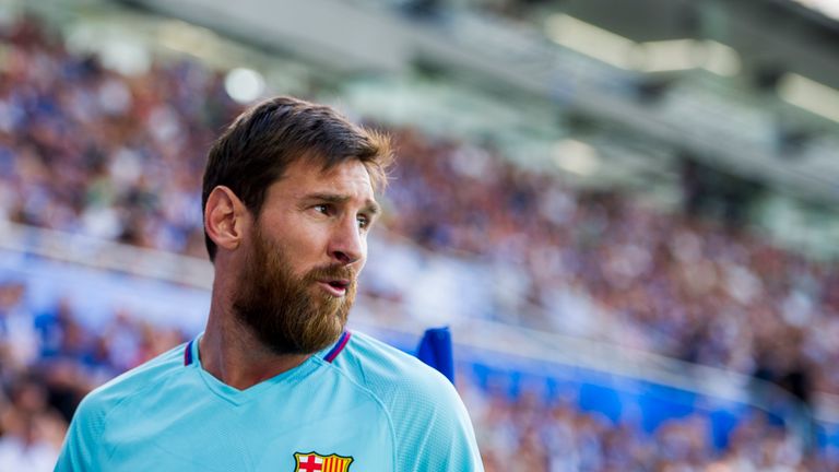 Lionel Messi und der FC Barcelona müssen mit einer Spielabsage der Partie gegen Las Palmas rechnen.