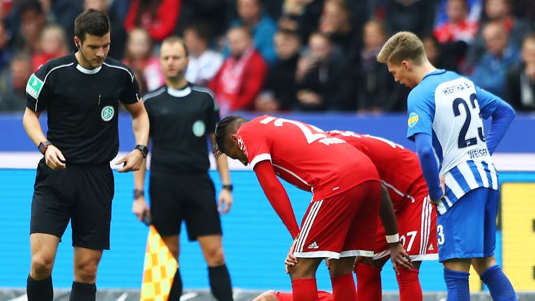 Franck Ribery verletzt sich bei Hertha BSC offenbar schwerer am linken Knie.