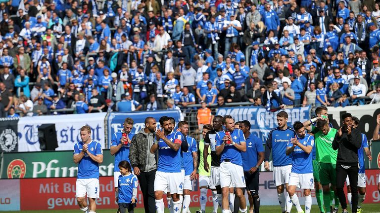 Das Jonathan-Heimes-Stadion am Böllenfalltor wird umgebaut.